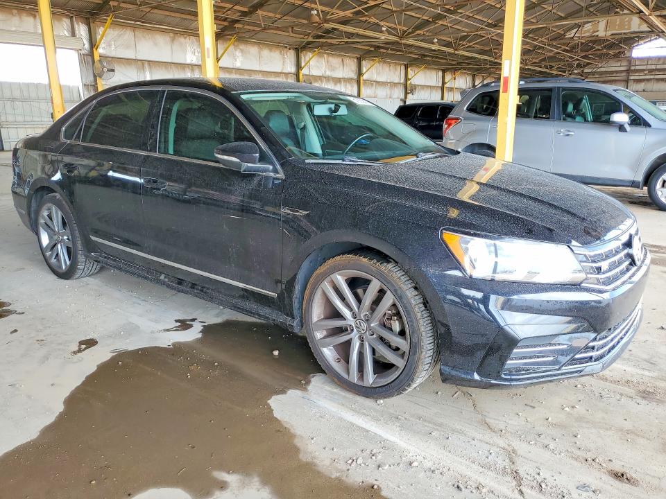 61923816 :رقم المزاد ، 1VWDT7A39HC065138 vin ، 2017 Volkswagen Passat مزاد بيع