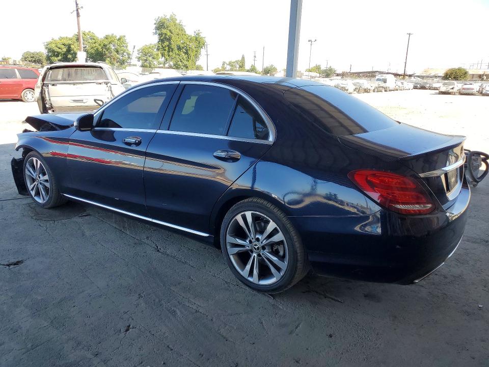 59908846 :رقم المزاد ، 55SWF4JB3HU226139 vin ، 2017 Mercedes-benz C مزاد بيع