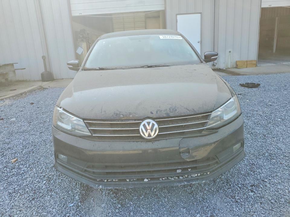 59724016 :رقم المزاد ، 3VWL07AJ5FM212053 vin ، 2015 Volkswagen Jetta مزاد بيع
