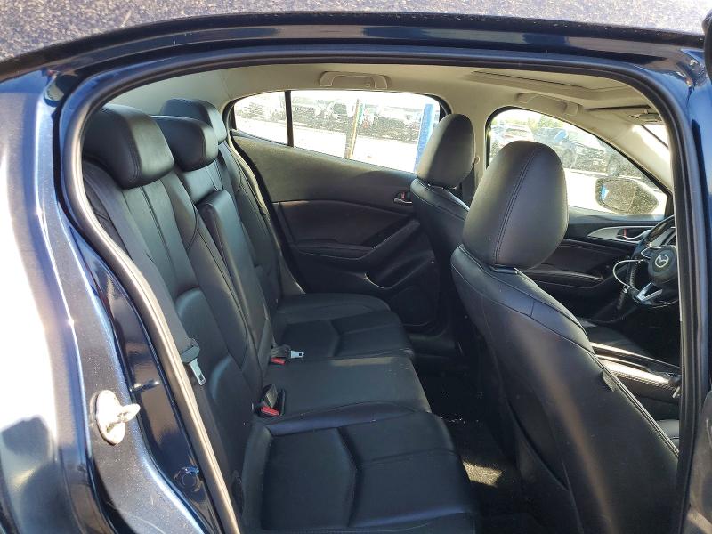 60800456 :رقم المزاد ، 3MZBN1V33JM161277 vin ، 2018 Mazda 3 مزاد بيع