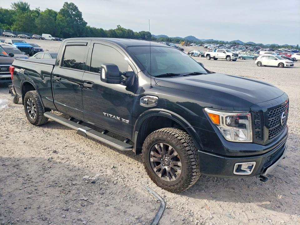 62001366 :رقم المزاد ، 1N6BA1F49JN519085 vin ، 2018 Nissan Titan Xd مزاد بيع