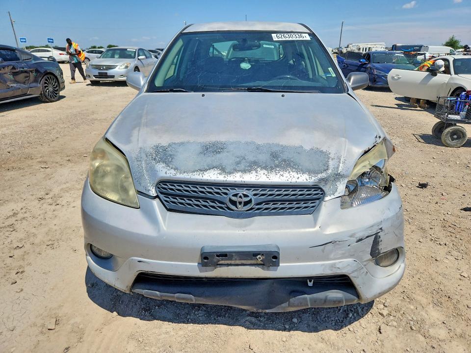 62630336 :رقم المزاد ، 2T1KR32E75C477692 vin ، 2005 Toyota Matrix مزاد بيع