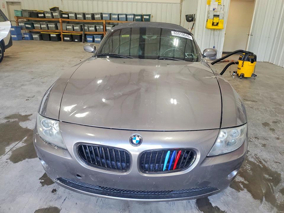 60919046 :رقم المزاد ، 4USBT53545LT28509 vin ، 2005 Bmw Z4 مزاد بيع