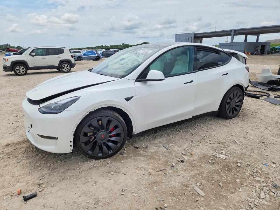 2024 Tesla Model Y მანქანა იყიდება აუქციონზე, vin: 7SAYGDEF9RF040825, აუქციონის ნომერი: 63289086