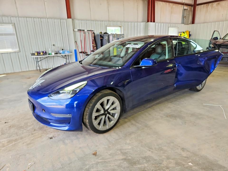 60435596 :رقم المزاد ، 5YJ3E1EA3NF371605 vin ، 2022 Tesla Model 3 مزاد بيع