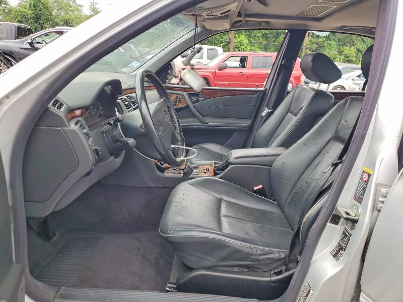 62280666 :رقم المزاد ، WDBJF70J32B488595 vin ، 2002 Mercedes-benz E مزاد بيع