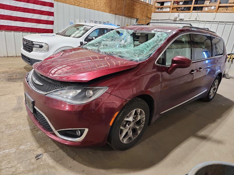 63140696 :رقم المزاد ، 2C4RC1EG9HR757605 vin ، 2017 Chrysler Pacifica مزاد بيع