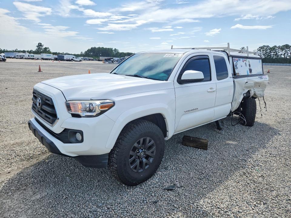 Продажа на аукционе авто 2017 Toyota Tacoma, vin: 5TFSZ5AN1HX086055, номер лота: 61911376