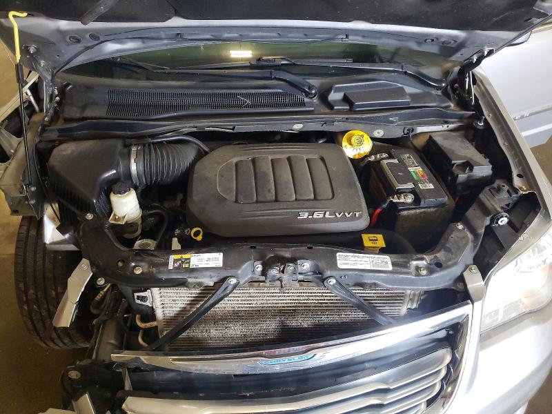 60091896 :رقم المزاد ، 2C4RC1BG1FR636701 vin ، 2015 Chrysler Town & Country مزاد بيع