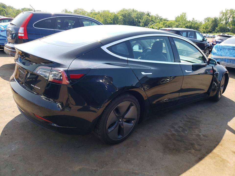 Продажа на аукционе авто 2018 Tesla Model 3, vin: 5YJ3E1EB9JF150304, номер лота: 62662746