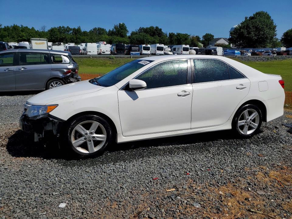 2014 Toyota Camry მანქანა იყიდება აუქციონზე, vin: 4T1BF1FK9EU801401, აუქციონის ნომერი: 61788846