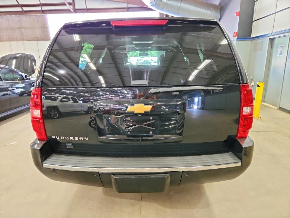 2014 Chevrolet Suburban მანქანა იყიდება აუქციონზე, vin: 1GNSCKE01ER106780, აუქციონის ნომერი: 61282296