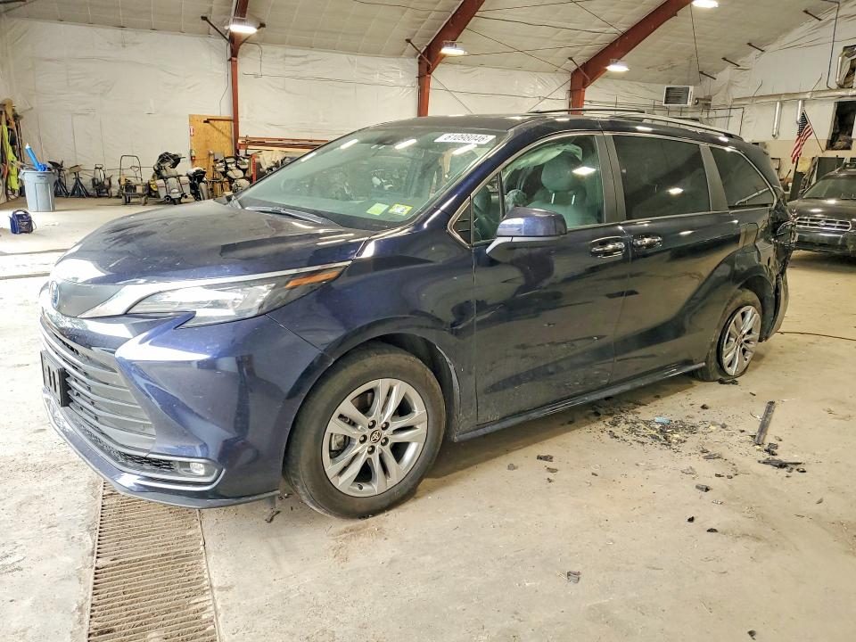 61098046 :رقم المزاد ، 5TDJSKFC8SS177374 vin ، 2025 Toyota Sienna مزاد بيع