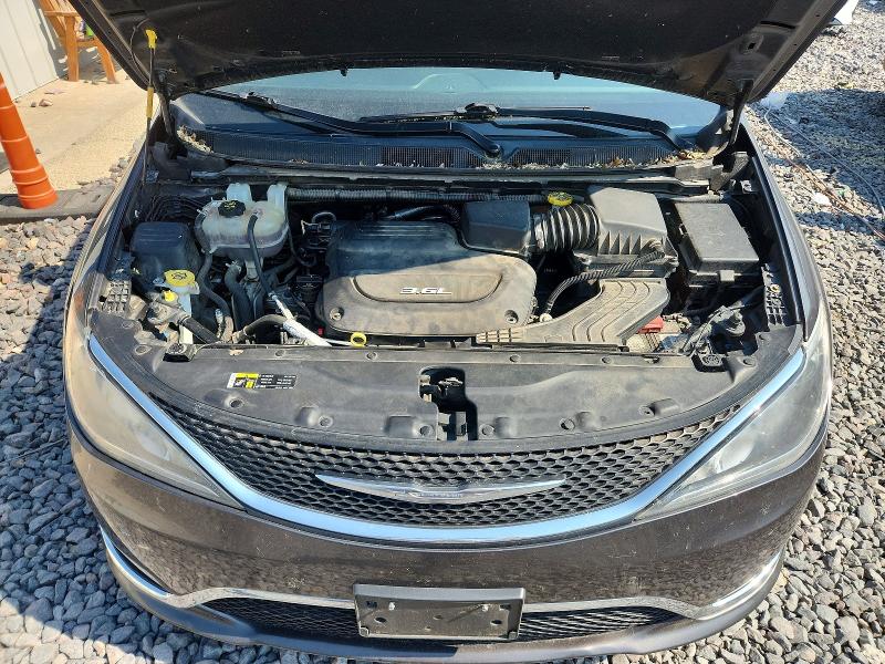 61367106 :رقم المزاد ، 2C4RC1BG5HR684527 vin ، 2017 Chrysler Pacifica مزاد بيع