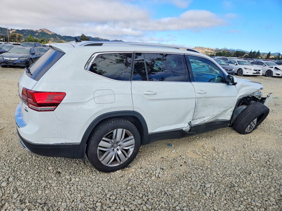 61877696 :رقم المزاد ، 1V2NR2CA0JC577623 vin ، 2018 Volkswagen Atlas مزاد بيع