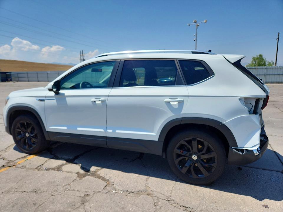Продаж на аукціоні авто 2022 Volkswagen Taos, vin: 3VVWX7B22NM081344, номер лоту: 61565416