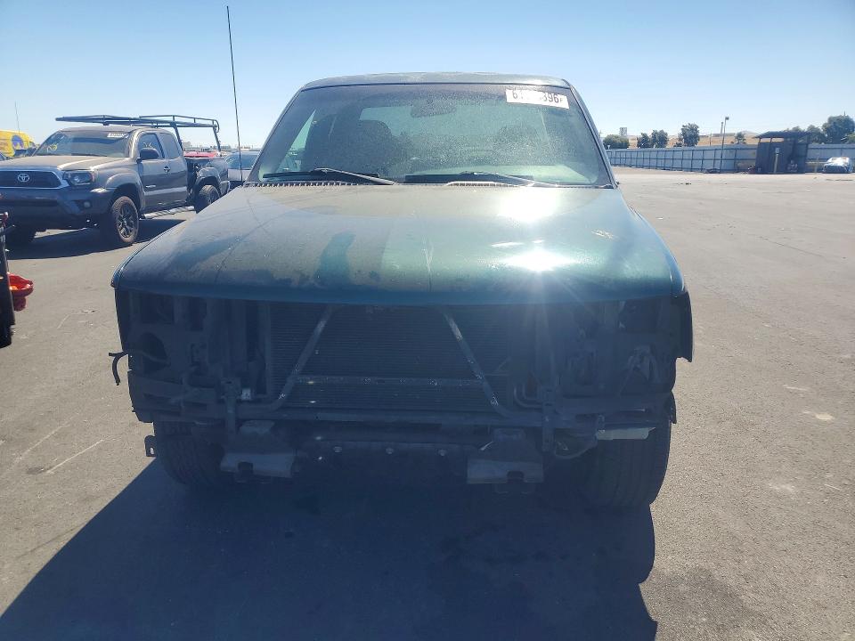 2001 Chevrolet Silverado მანქანა იყიდება აუქციონზე, vin: 2GCEC19T111179476, აუქციონის ნომერი: 61413896