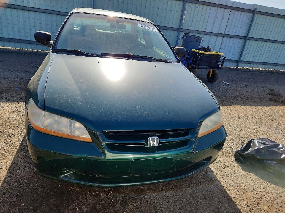 95588735 :رقم المزاد ، 1HGCG6658YA123650 vin ، 2000 Honda Accord مزاد بيع