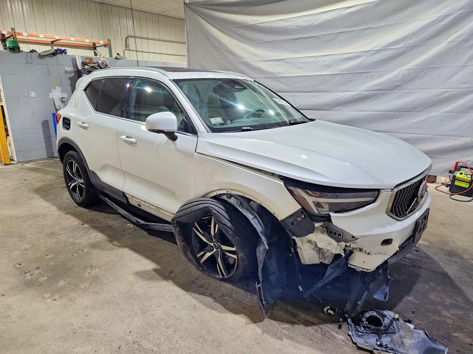 Продаж на аукціоні авто 2023 Volvo Xc40, vin: YV4L12UNXP2953175, номер лоту: 62067646