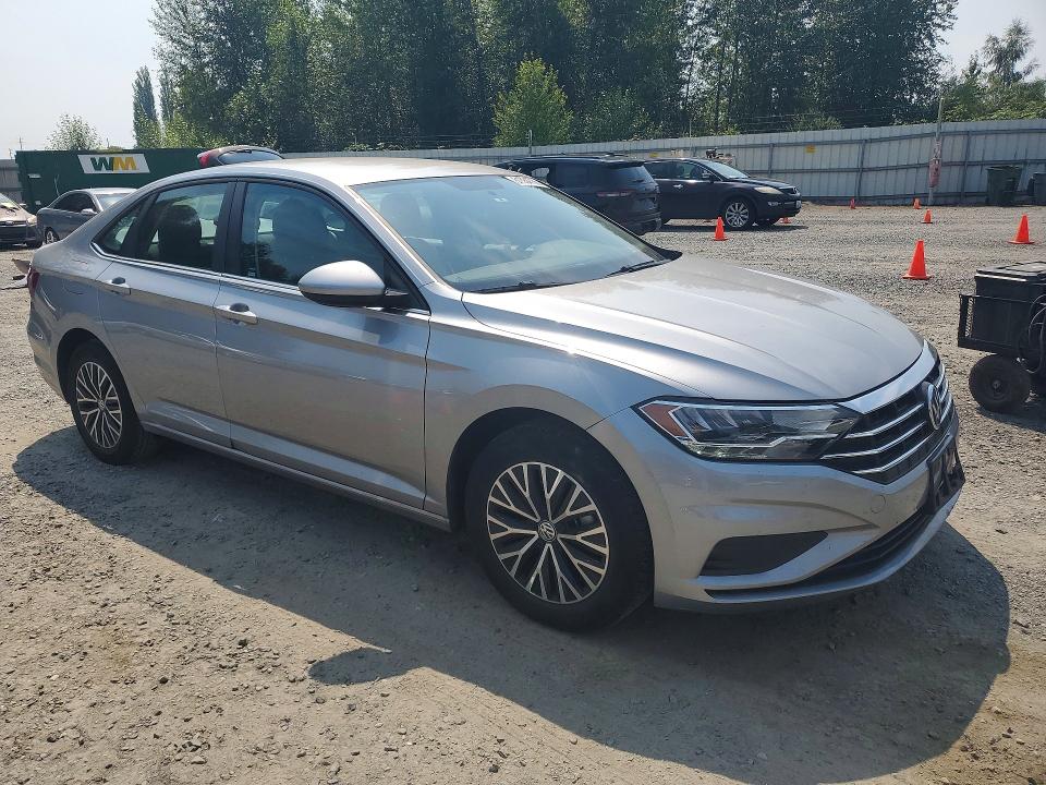 61554756 :رقم المزاد ، 3VWC57BU9MM084696 vin ، 2021 Volkswagen Jetta مزاد بيع