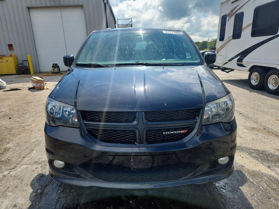 61717866 :رقم المزاد ، 2C4RDGEG3HR798666 vin ، 2017 Dodge Grand Caravan مزاد بيع