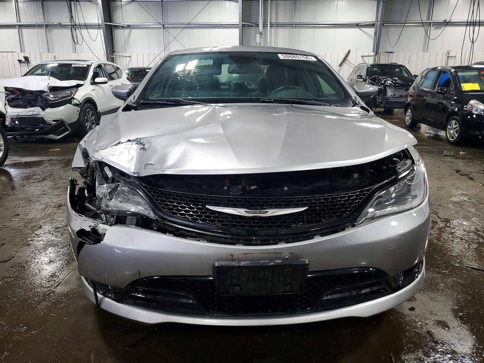 59880156 :رقم المزاد ، 1C3CCCBG5FN551492 vin ، 2015 Chrysler 200 مزاد بيع