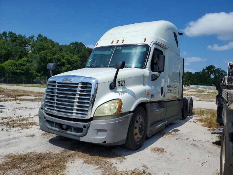 Продаж на аукціоні авто 2018 Freightliner Cascadia 125, vin: 3AKJGLDR8JDKD0621, номер лоту: 79133825