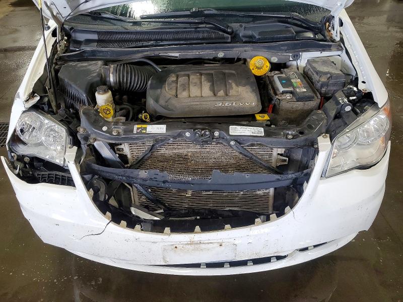 60624486 :رقم المزاد ، 2C4RC1BG2GR240049 vin ، 2016 Chrysler Town & Country مزاد بيع