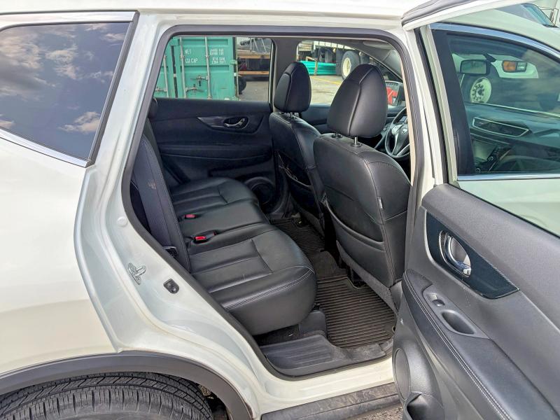 2015 Nissan Rogue მანქანა იყიდება აუქციონზე, vin: 5N1AT2MV1FC901233, აუქციონის ნომერი: 62499326