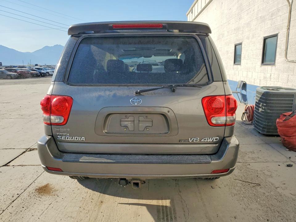 Продажа на аукционе авто 2005 Toyota Sequoia, vin: 5TDBT48A05S233868, номер лота: 61140326