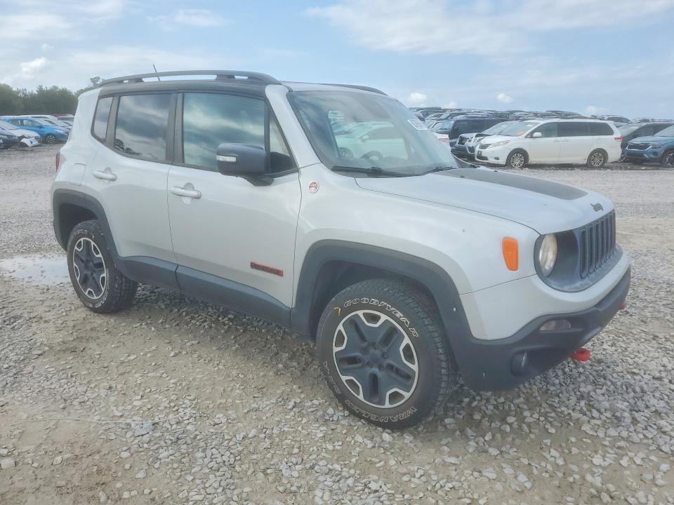 2015 Jeep Renegade მანქანა იყიდება აუქციონზე, vin: ZACCJBCT0FPB70017, აუქციონის ნომერი: 60795606