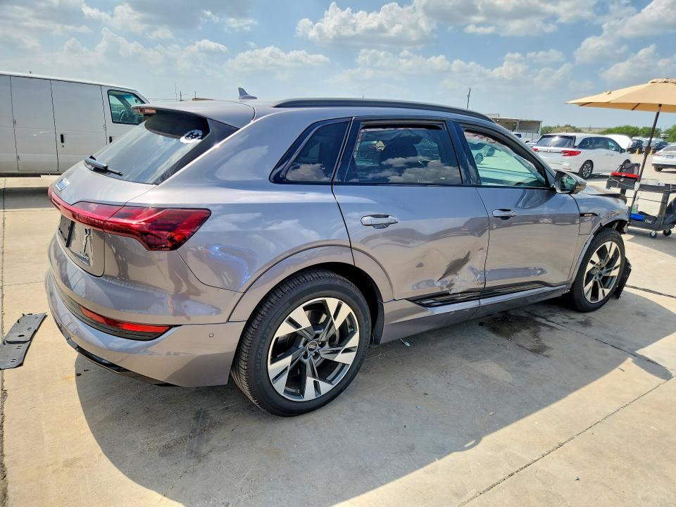 Aukcja sprzedaży 2021 Audi E-tron, vin: WA1AAAGE1MB022232, numer aukcji: 61994096