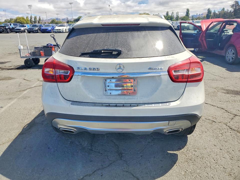 2015 Mercedes-benz Gla მანქანა იყიდება აუქციონზე, vin: WDCTG4GB1FJ163602, აუქციონის ნომერი: 62340876