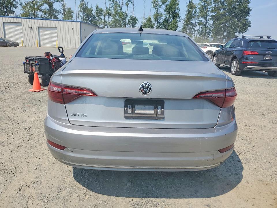 61554756 :رقم المزاد ، 3VWC57BU9MM084696 vin ، 2021 Volkswagen Jetta مزاد بيع