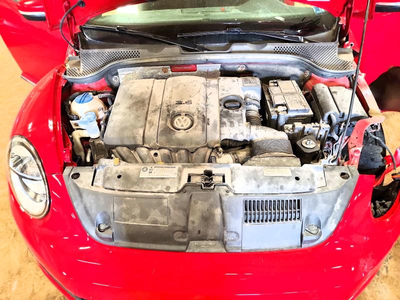 63038886 :رقم المزاد ، 3VWJX7AT5EM631295 vin ، 2014 Volkswagen Beetle مزاد بيع