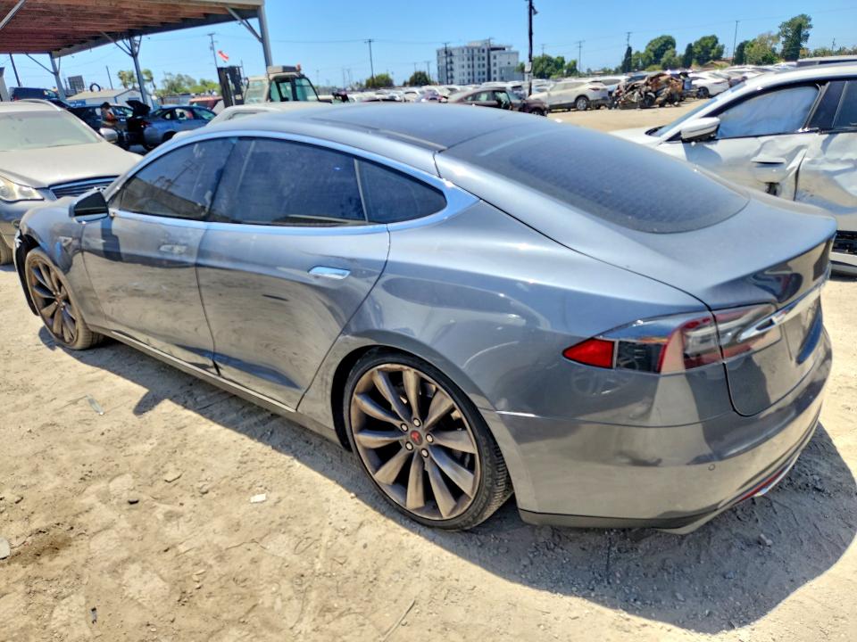 2014 Tesla Model S მანქანა იყიდება აუქციონზე, vin: 5YJSA1S11EFP45124, აუქციონის ნომერი: 62502676