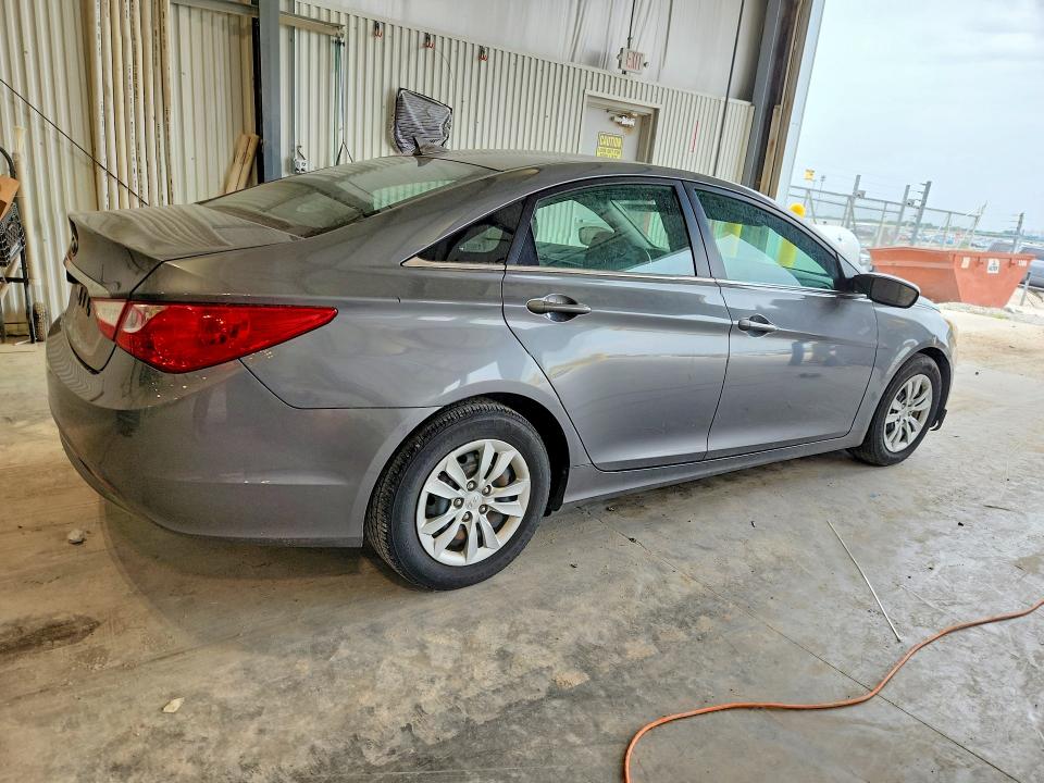 61961226 :رقم المزاد ، 5NPEB4AC5BH184695 vin ، 2011 Hyundai Sonata مزاد بيع