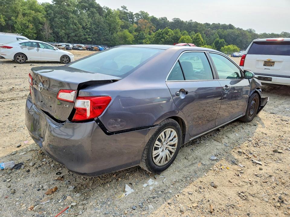 62623506 :رقم المزاد ، 4T1BF1FK1EU421579 vin ، 2014 Toyota Camry مزاد بيع