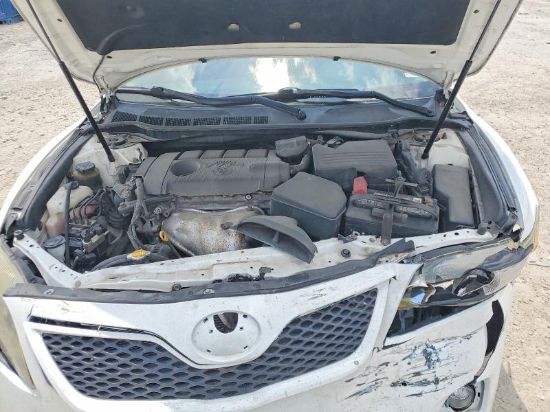 61896526 :رقم المزاد ، 4T1BF3EK5BU582462 vin ، 2011 Toyota Camry مزاد بيع