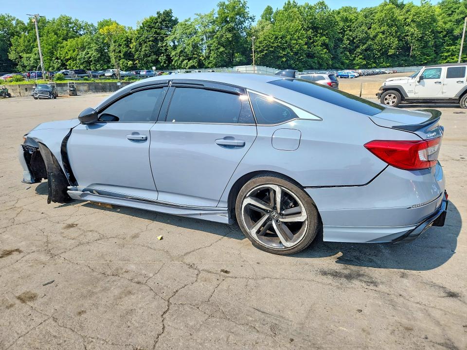 62528546 :رقم المزاد ، 1HGCV1F36NA112777 vin ، 2022 Honda Accord مزاد بيع