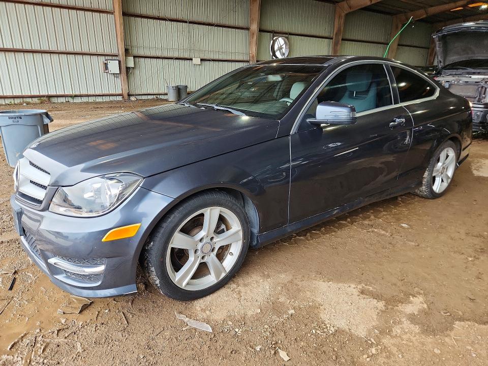 Продажа на аукционе авто 2013 Mercedes-benz C, vin: WDDGJ4HB7DG053015, номер лота: 60090806
