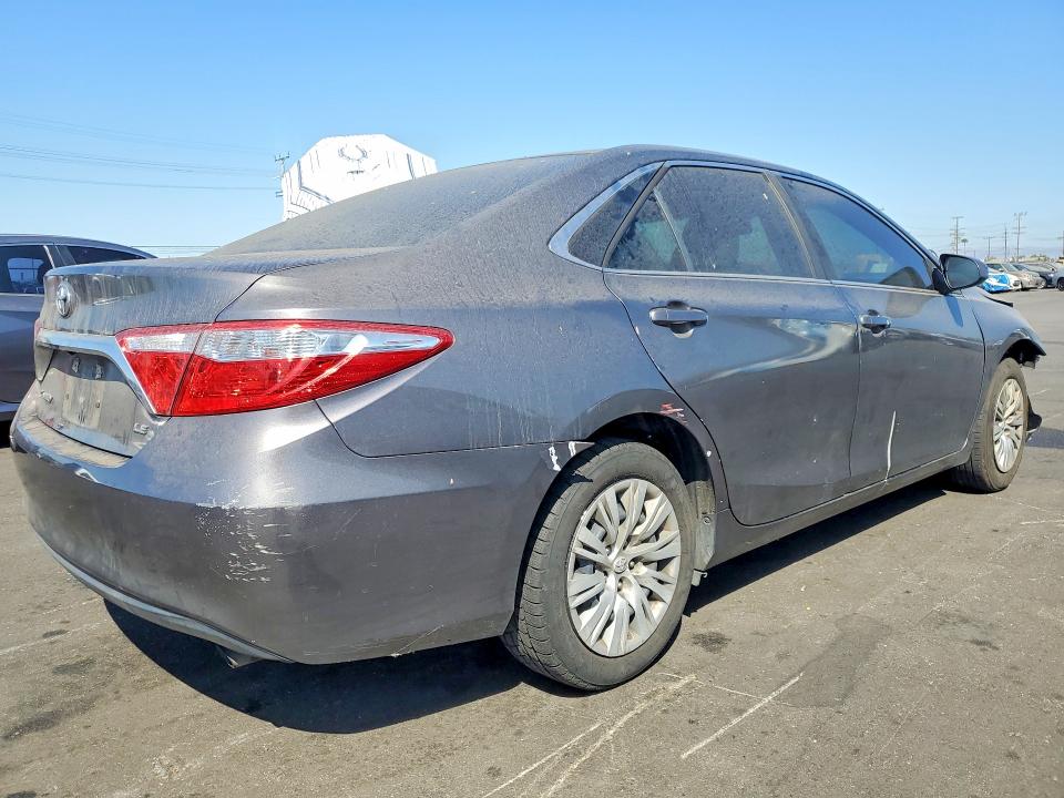 58980296 :رقم المزاد ، 4T4BF1FK6FR508448 vin ، 2015 Toyota Camry مزاد بيع