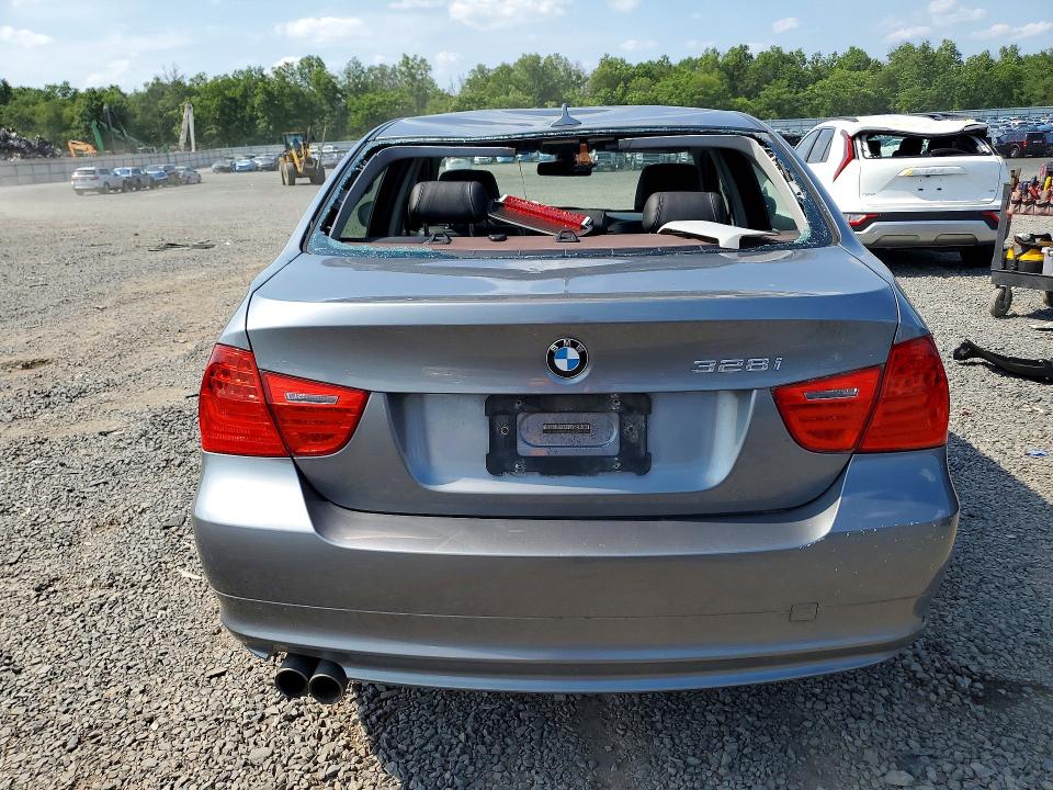 60554996 :رقم المزاد ، WBAPK5G53BNN28254 vin ، 2011 Bmw 328 مزاد بيع
