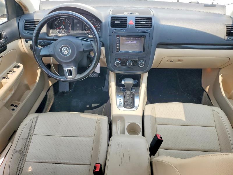 2010 Volkswagen Jetta მანქანა იყიდება აუქციონზე, vin: 3VWRX7AJ6AM058354, აუქციონის ნომერი: 62899466