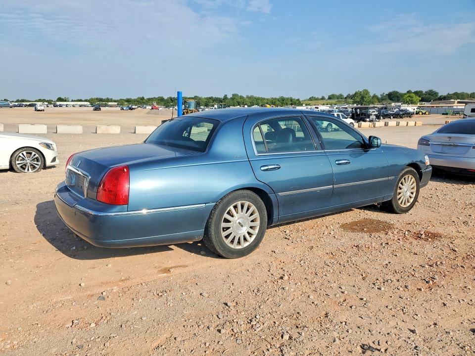 Продажа на аукционе авто 2003 Lincoln Town Car, vin: 1LNHM82W93Y627658, номер лота: 60756816