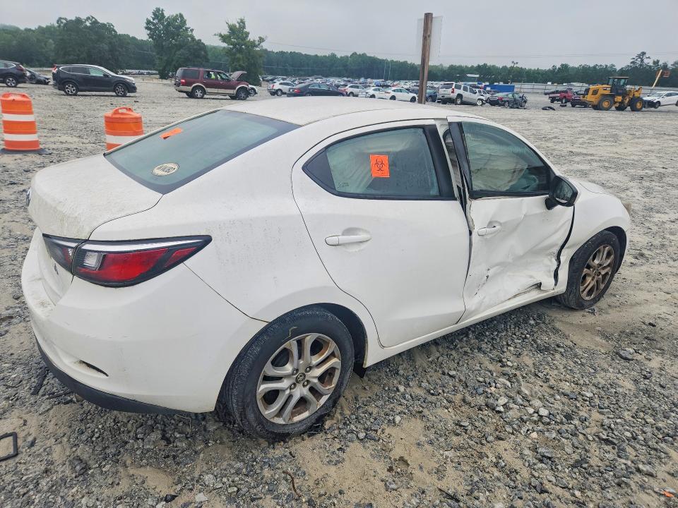 60766236 :رقم المزاد ، 3MYDLBYV0HY168891 vin ، 2017 Toyota Yaris Ia مزاد بيع
