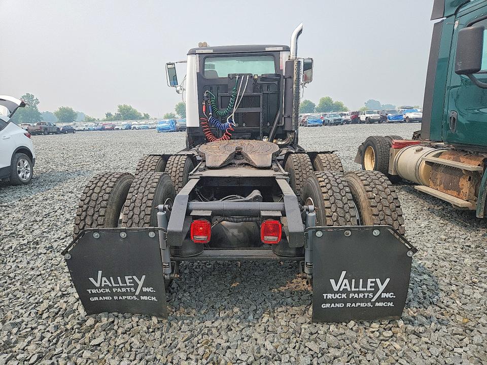 Продажа на аукционе авто 2004 Hme Heavy Duty Trucks, vin: 44KVT64824WZ20323, номер лота: 61575366