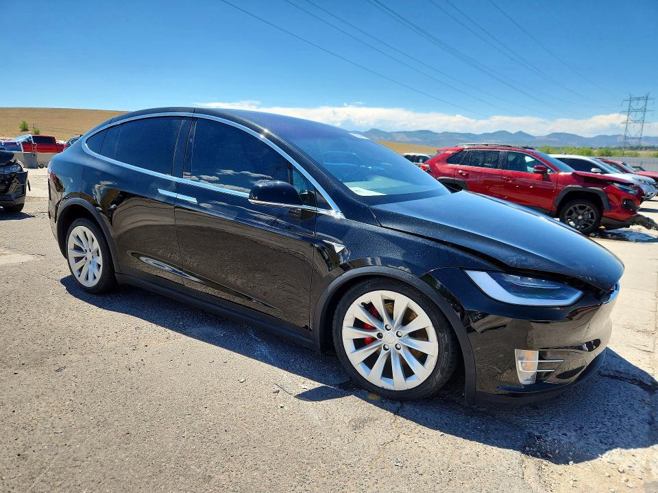 Продаж на аукціоні авто 2020 Tesla Model X, vin: 5YJXCDE4XLF236105, номер лоту: 60649856