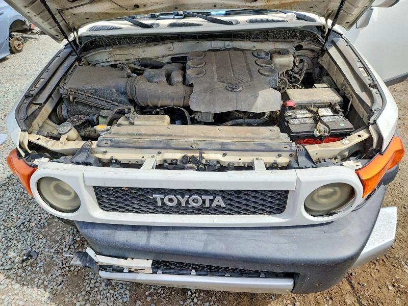 61762106 :رقم المزاد ، JTEBU4BF9EK190488 vin ، 2014 Toyota Fj Cruiser مزاد بيع