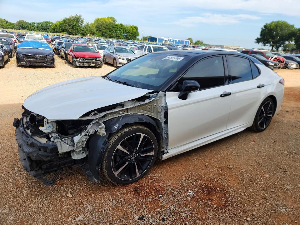 Продажа на аукционе авто 2018 Toyota Camry, vin: 4T1B61HK7JU128826, номер лота: 61606366